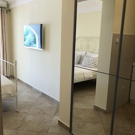 Guest House Sea Breeze Sveti Stefan Bagian luar foto